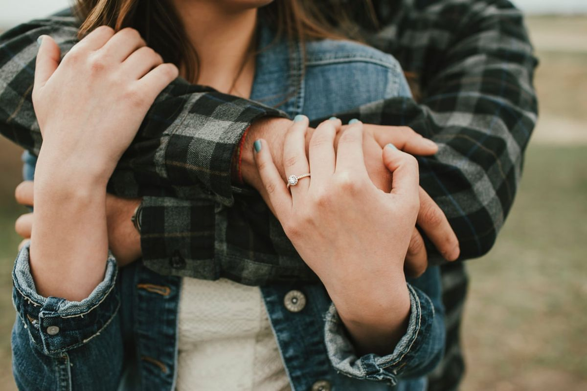 How To Choose Engagement Rings For A Lifetime Commitment